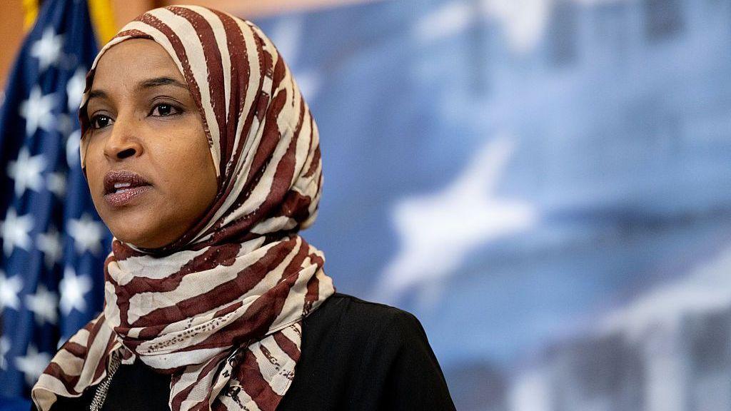 Ilhan Omar Says Pre‑Dawn Raid Forces Move—Agents Took 17 Items